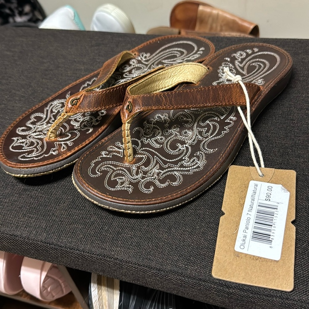 Olukai Paniolo W Women's Size 7 Leather Natural Flip Flops Thongs Sandals